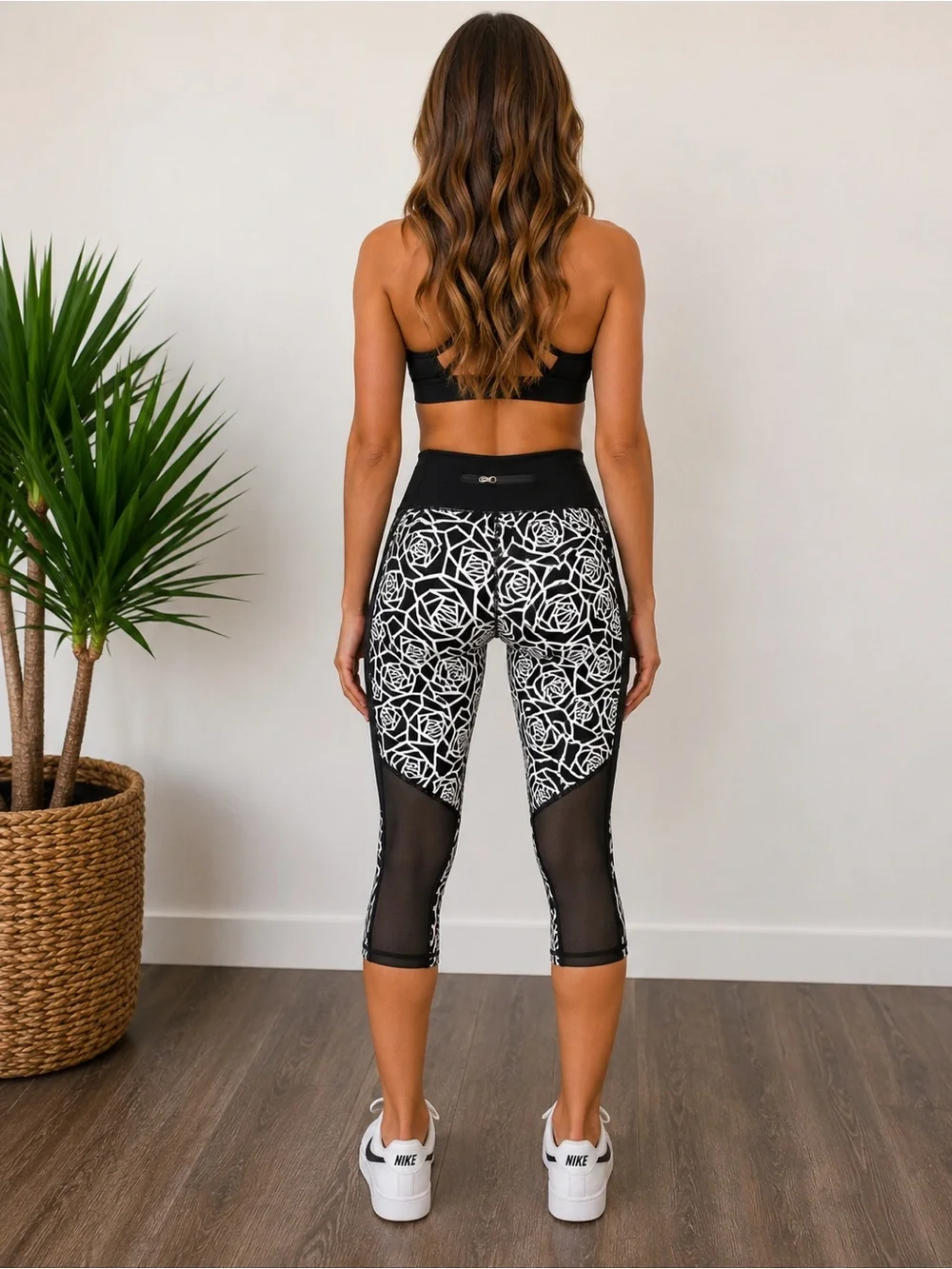 Lululemon Real Quick Crop Luxtreme Mesh Running Leggings Sz. 6 Posey Black White